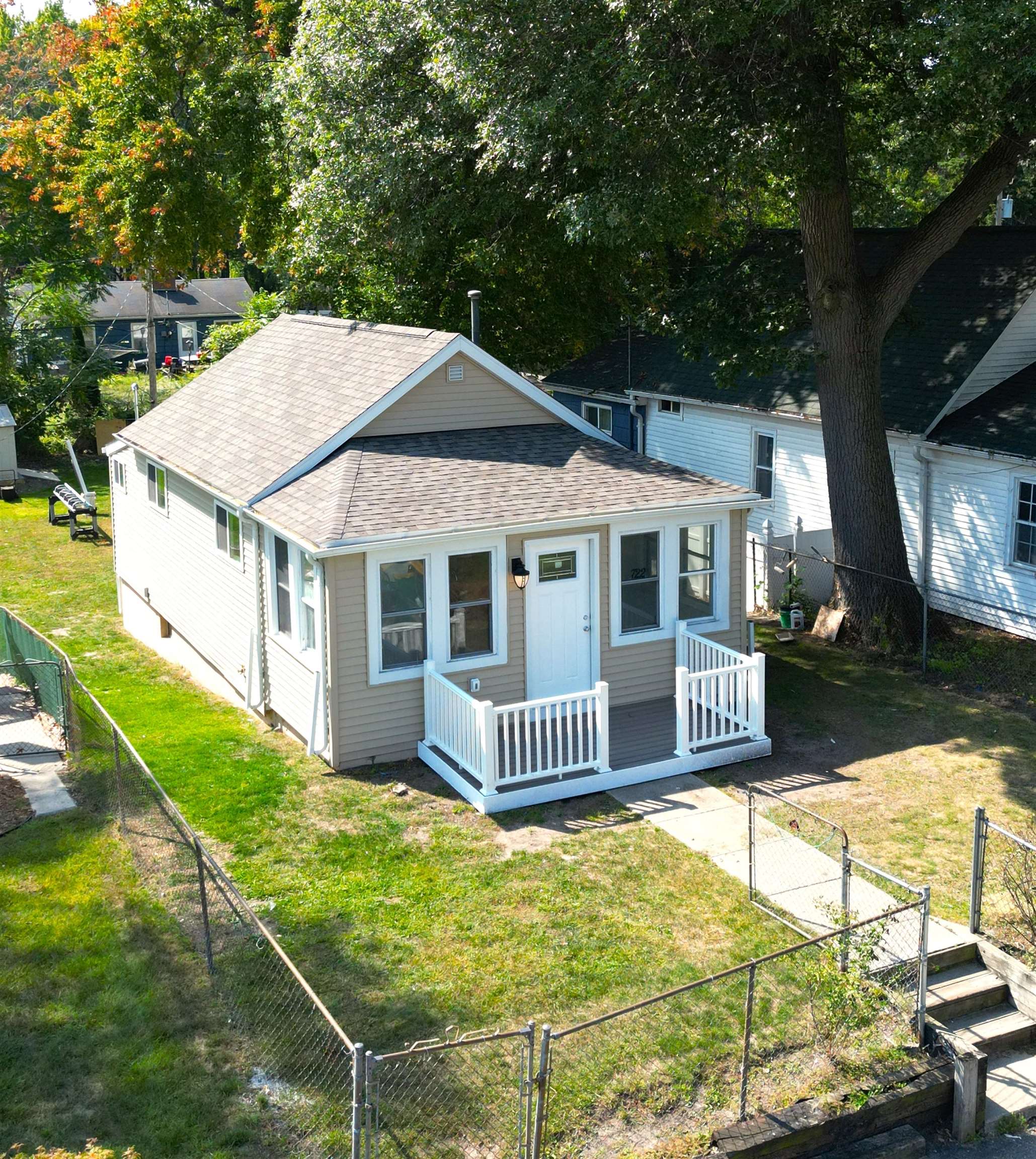 722 Bay Road, Bay City MI 48706 photo 1