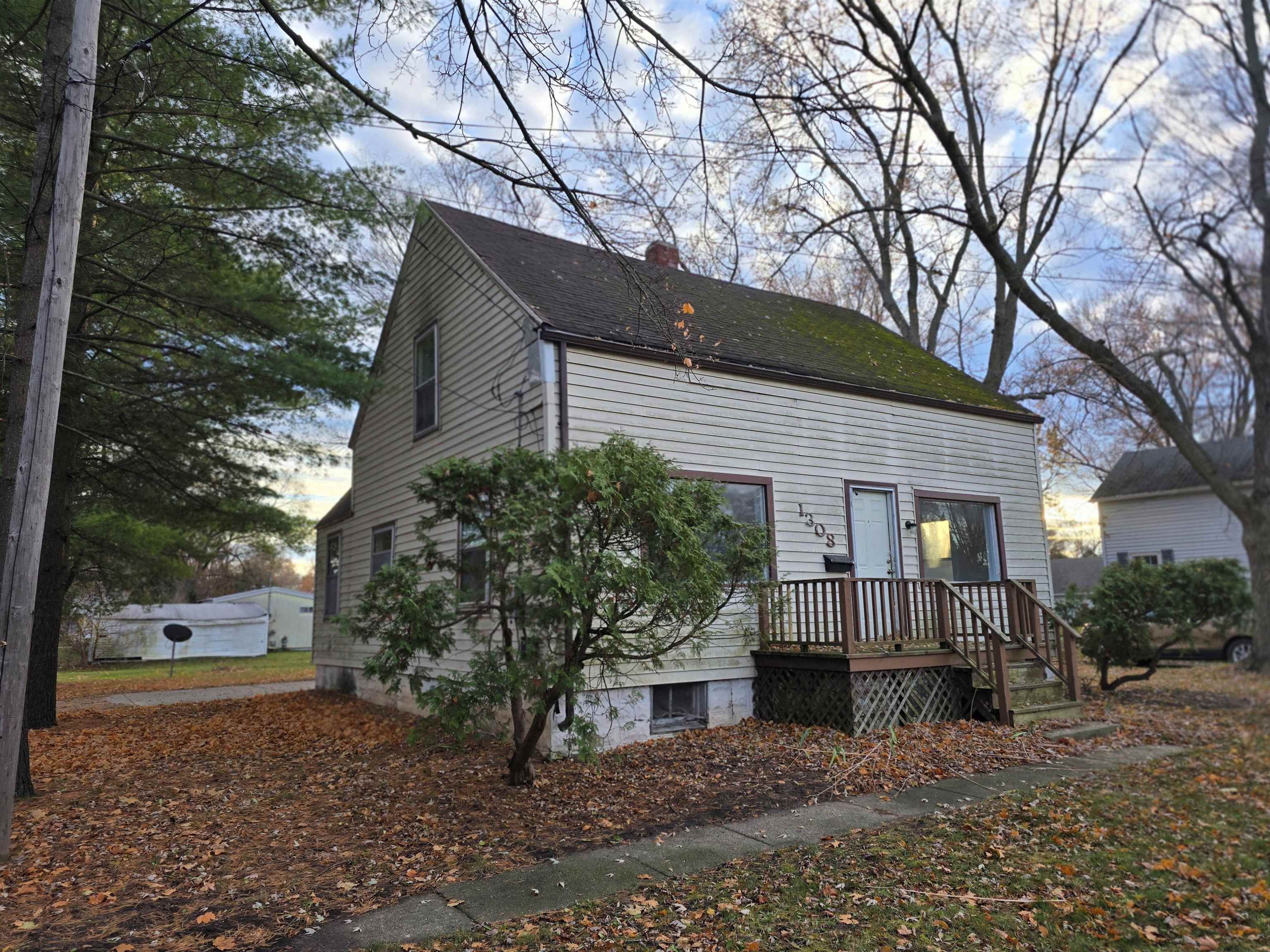 1308 E High Street, Mount Pleasant MI 48858 photo 1