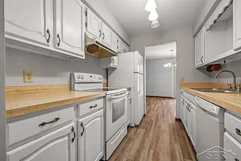 4903 Grandview Circle, Midland MI 48640 photo 2