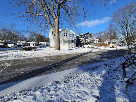 505 Yale Street, Saginaw MI 48602 photo 3