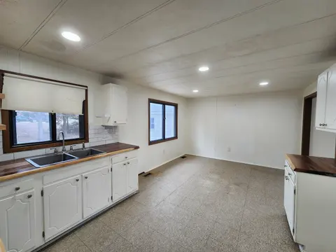 289 W Norway Street, Harrison MI 48625 photo 3