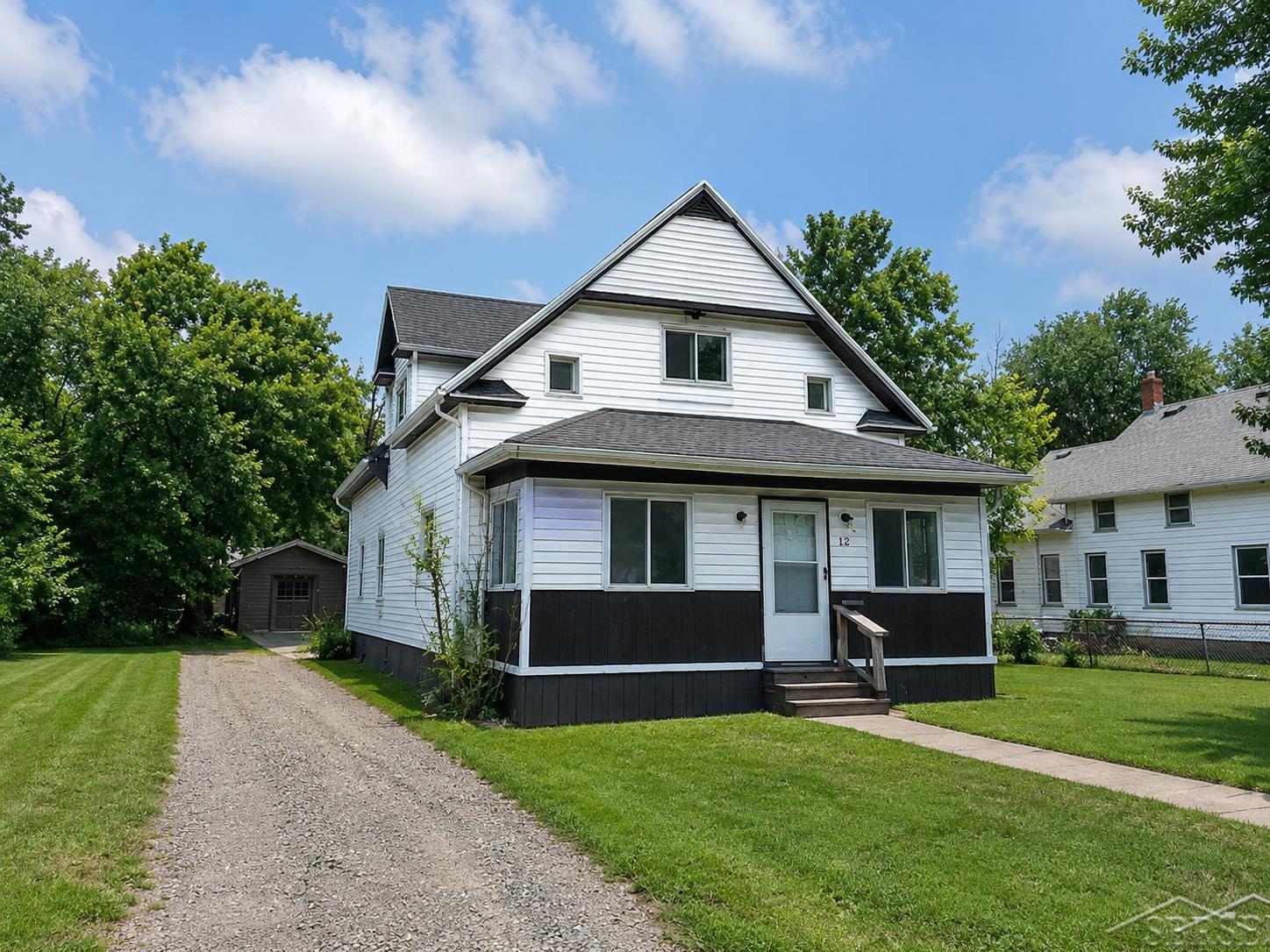 821 S 11th Streets, Saginaw MI 48601 photo 1