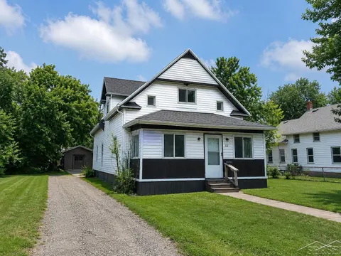 821 S 11th Streets, Saginaw MI 48601 home for sale