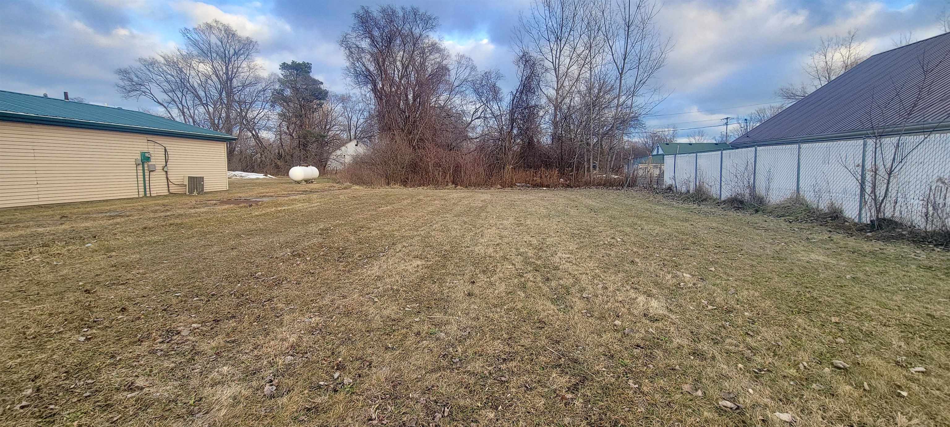 3840 N Huron Road Road, Pinconning MI 48650 photo 1