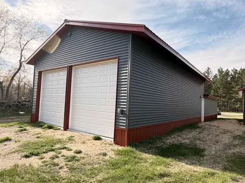 Auburn listing photo 3