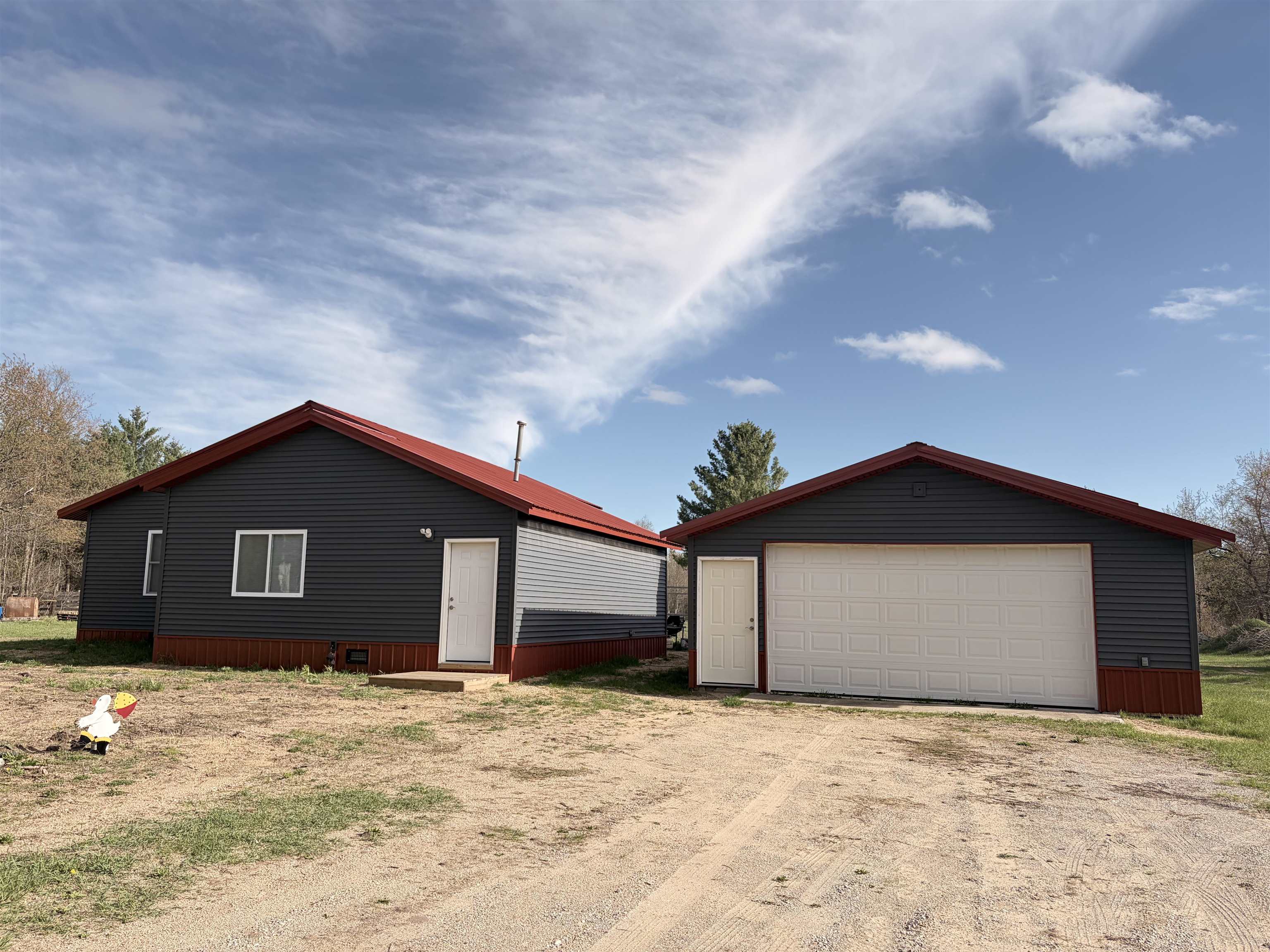 Auburn listing photo 1
