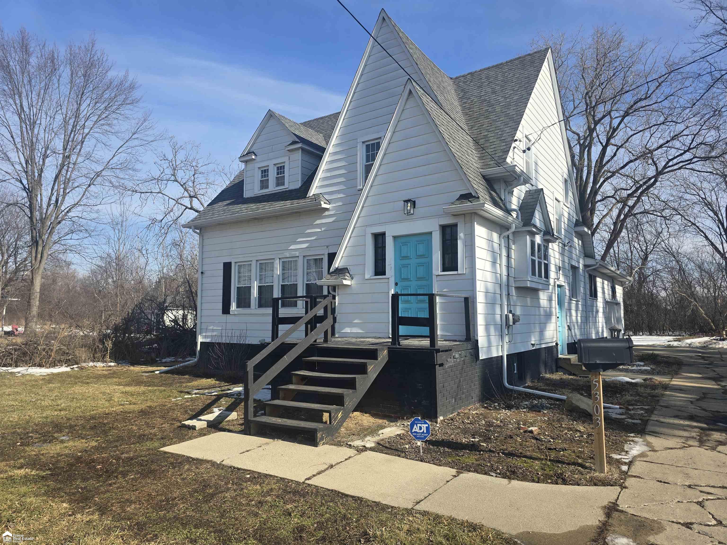5303 Dixie Highway, Saginaw MI 48601 photo 1