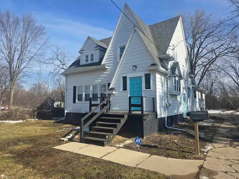 5303 Dixie Highway, Saginaw MI 48601 photo 1
