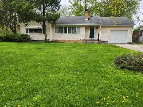 911 S Powell Road, Essexville MI 48732 photo 1