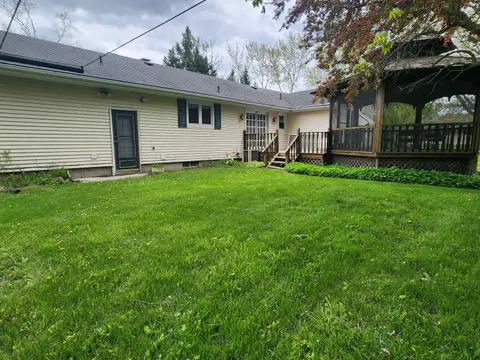 911 S Powell Road, Essexville MI 48732 photo 3
