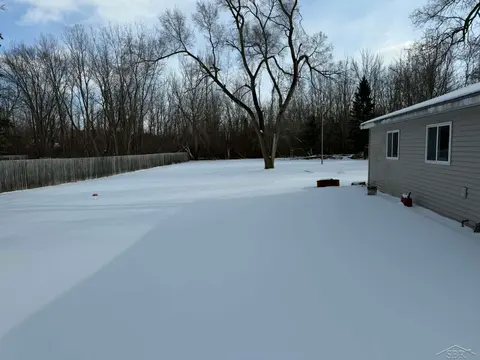 3626 Kawkawlin River Drive, Bay City MI 48706 photo 2