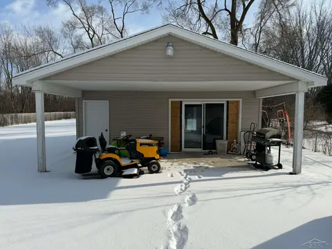 3626 Kawkawlin River Drive, Bay City MI 48706 photo 3