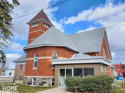 230 N Woodworth Street, Corunna MI 48817 photo 2