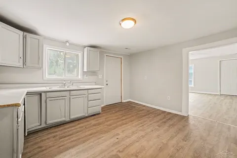 2481 California Avenue, Saginaw MI 48601 photo 4