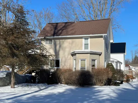 242 S East Street, Vassar MI 48768 photo 2