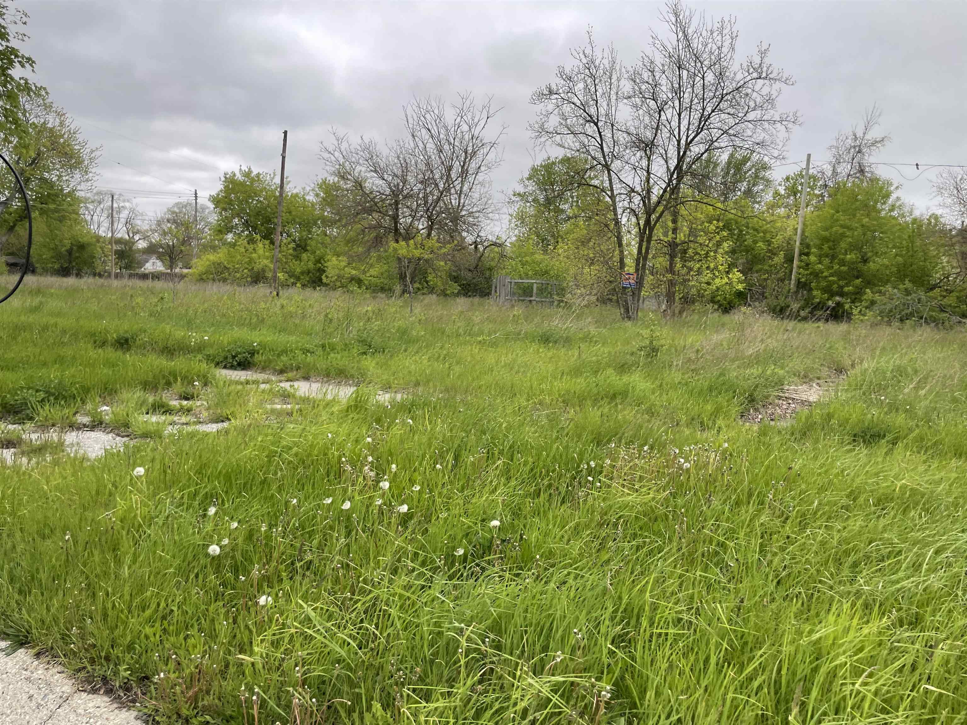 2113 Annsley St Street, Saginaw MI 48601 photo 1
