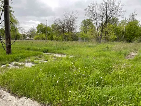2127 Annesley Street, Saginaw MI 48601 photo 4