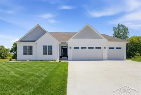4521 E Crossroads Drive, Bay City MI 48706 photo 1