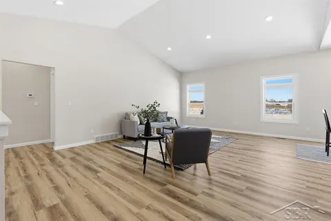 4521 E Crossroads Drive, Bay City MI 48706 photo 3
