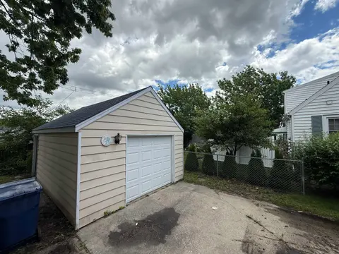 705 S Hampton Street, Bay City MI 48708 photo 2