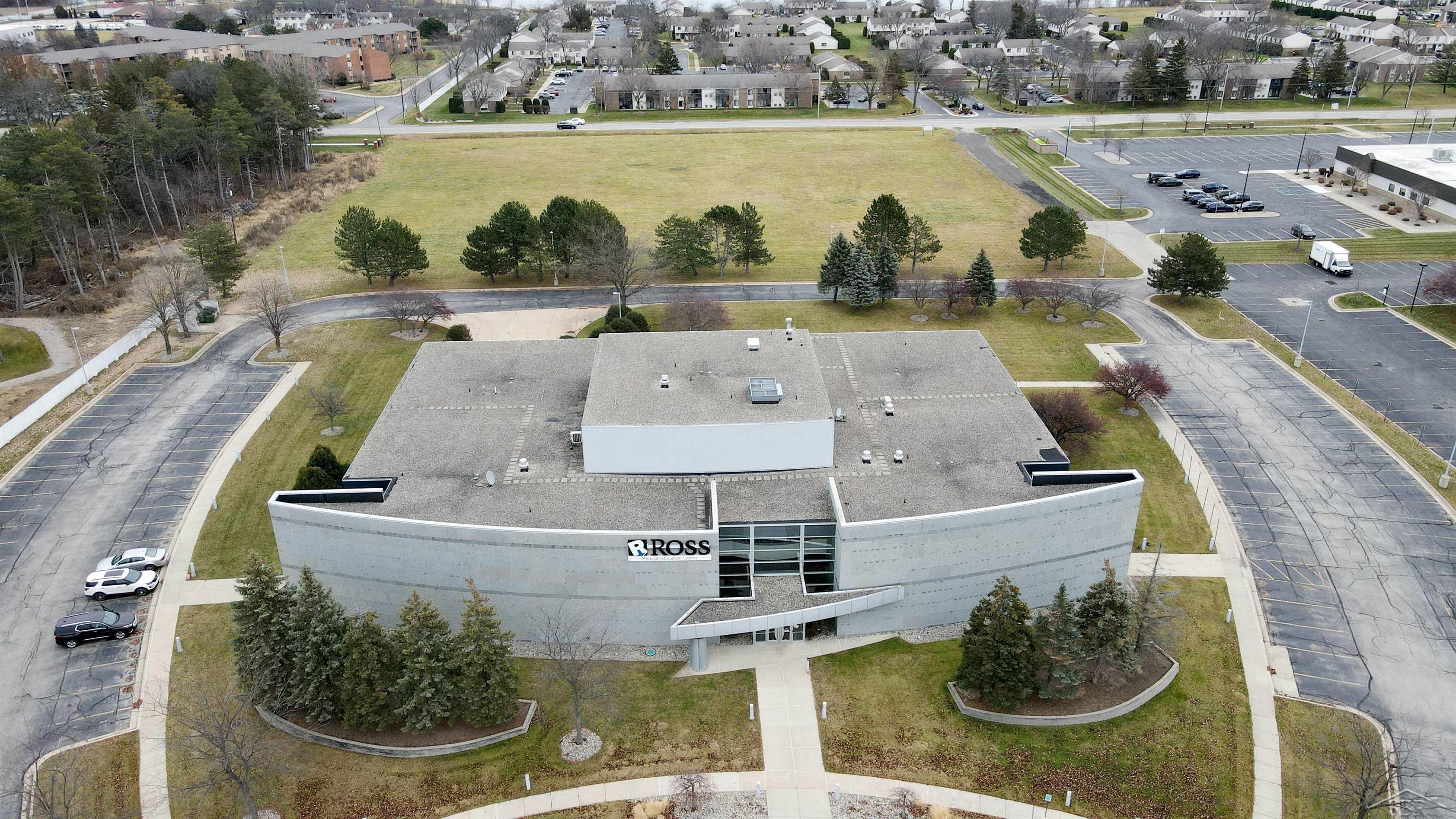 4300 Fashion Square Boulevard, Saginaw MI 48604-0000 photo 1