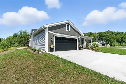 701 Broadhead Drive, Midland MI 48642 photo 3