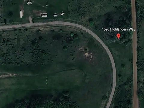 1598 Highlanders Way, Gladwin MI 48624 photo 1
