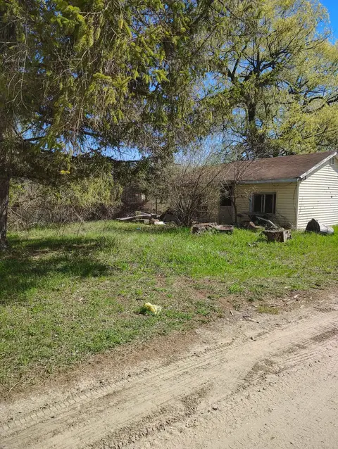 2742 Parkway Court, Gladwin MI 48624 photo 3