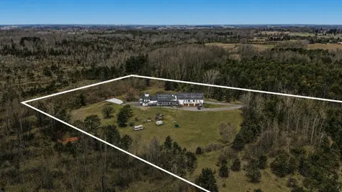 Auburn listing photo 3