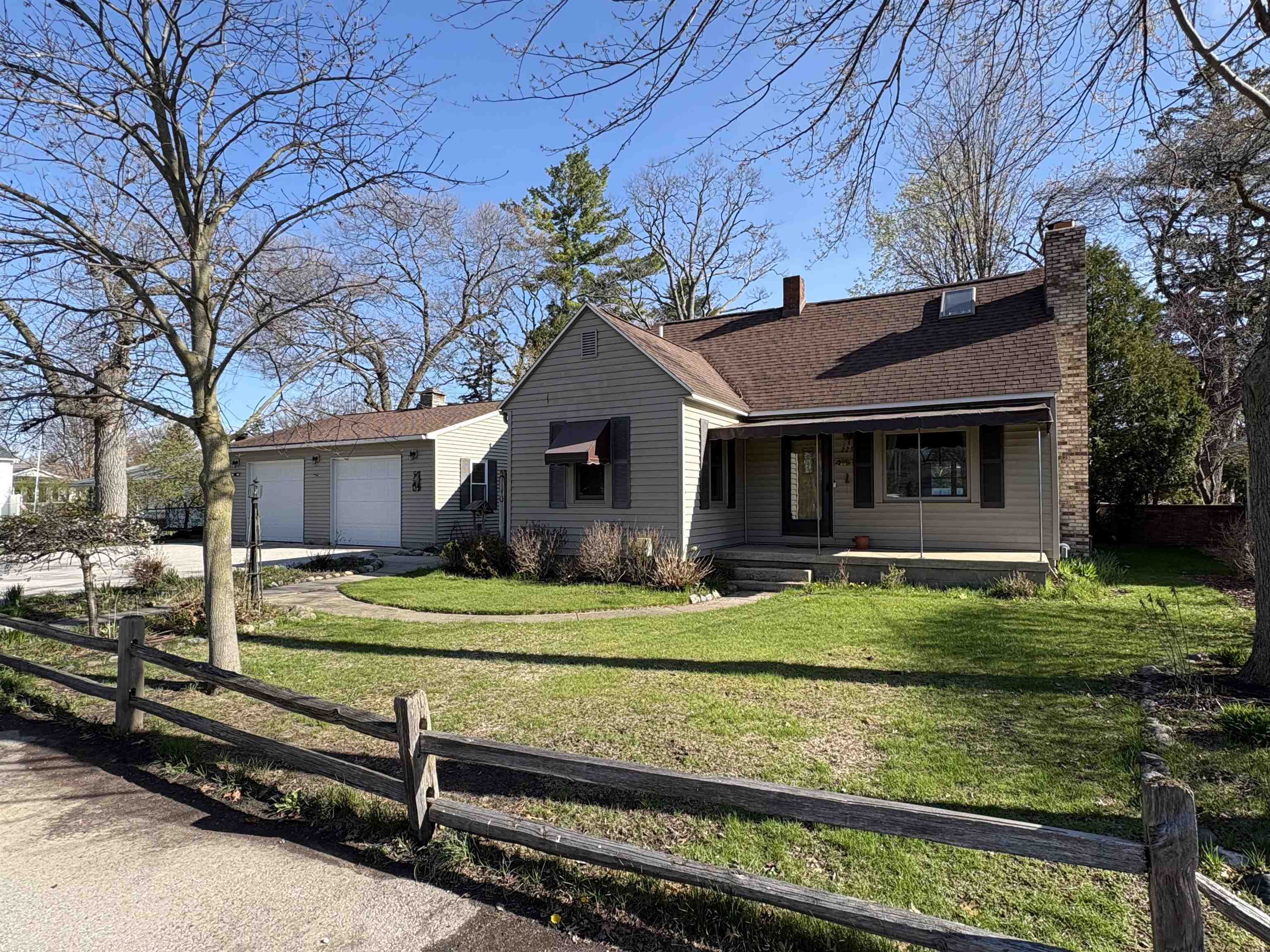 225 Lagoon Beach Drive, Bay City MI 48706 photo 1