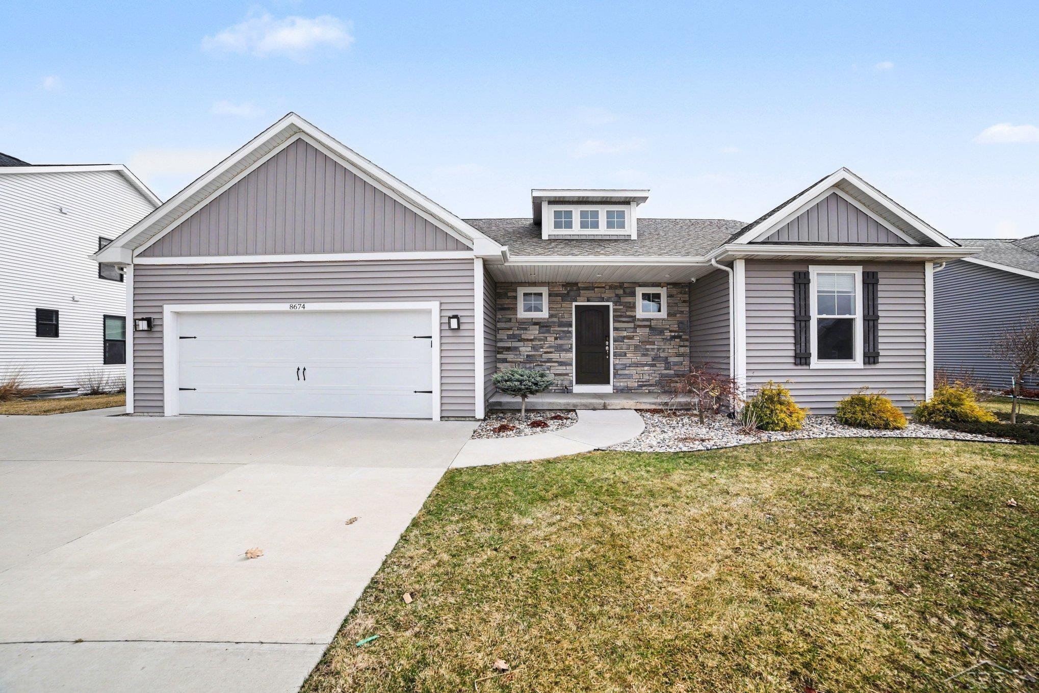 8674 Oakhill Drive, Freeland MI 48623 photo 1