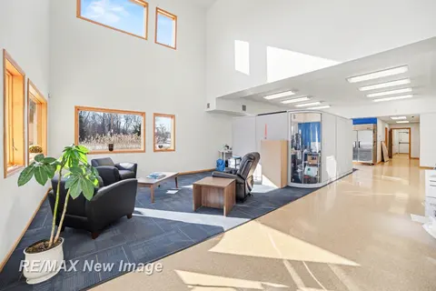 49 E Isabella Road, Midland MI 48640 photo 3
