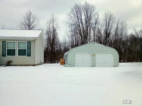 993 Easton Road, Gladwin MI 48624 photo 3