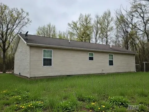 993 Easton Road, Gladwin MI 48624 photo 4