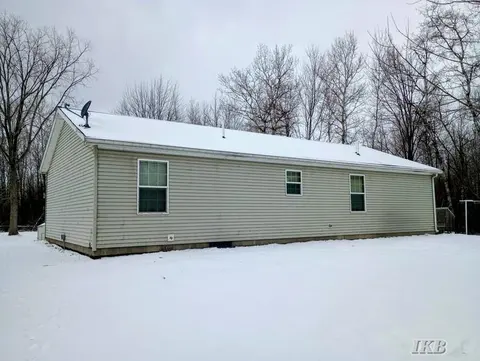 993 Easton Road, Gladwin MI 48624 photo 5