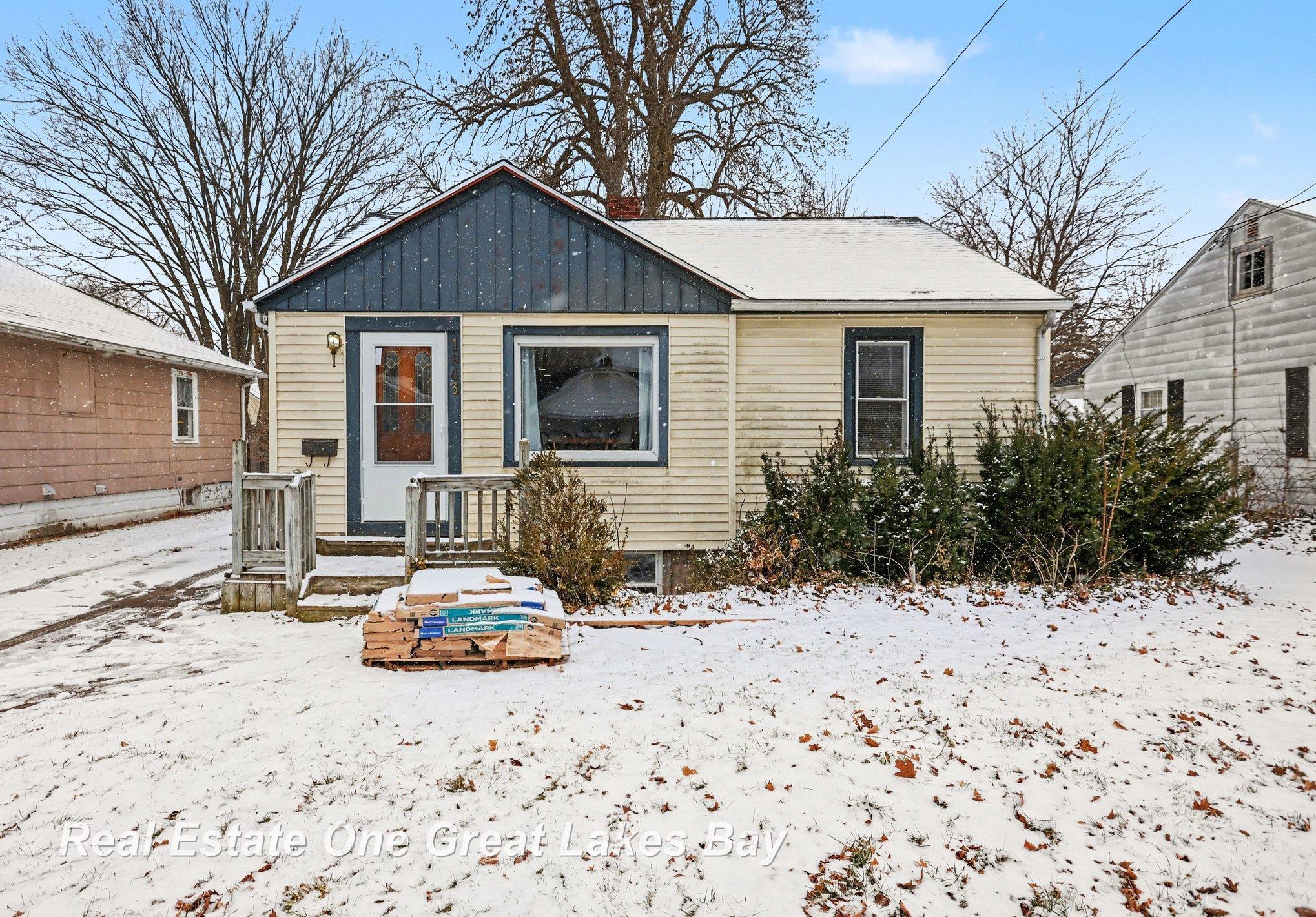 1943 Ottawa Street, Saginaw MI 48602 photo 1