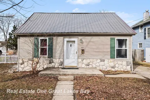 1724 Newberry Street, Saginaw MI 48602 photo 1