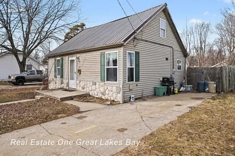 1724 Newberry Street, Saginaw MI 48602 photo 2