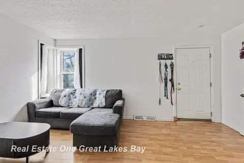 1724 Newberry Street, Saginaw MI 48602 photo 4