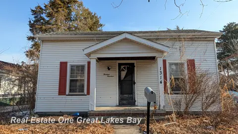 1314 Adams Street, Saginaw MI 48602 photo 1
