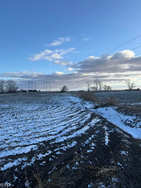 E Center Road, Bay City MI 48732 photo 1