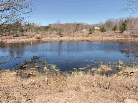 Auburn listing photo 4