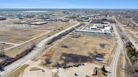 1240 James Savage Road, Midland MI 48640 photo 5