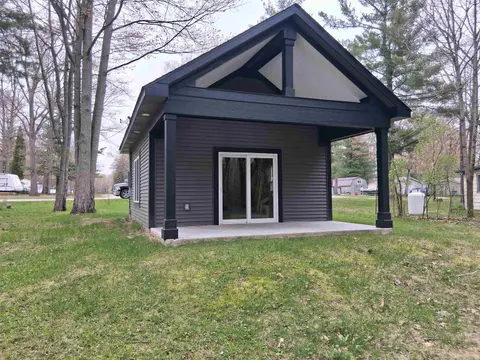 4184 Southwood Drive, Harrison MI 48625 photo 3