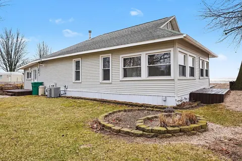 667 Bay Road, Bay City MI 48706 photo 3