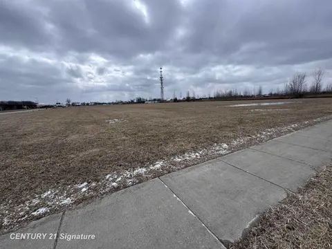 2421 & 2435 Marquette Avenue, Bay City MI 48706 photo 2