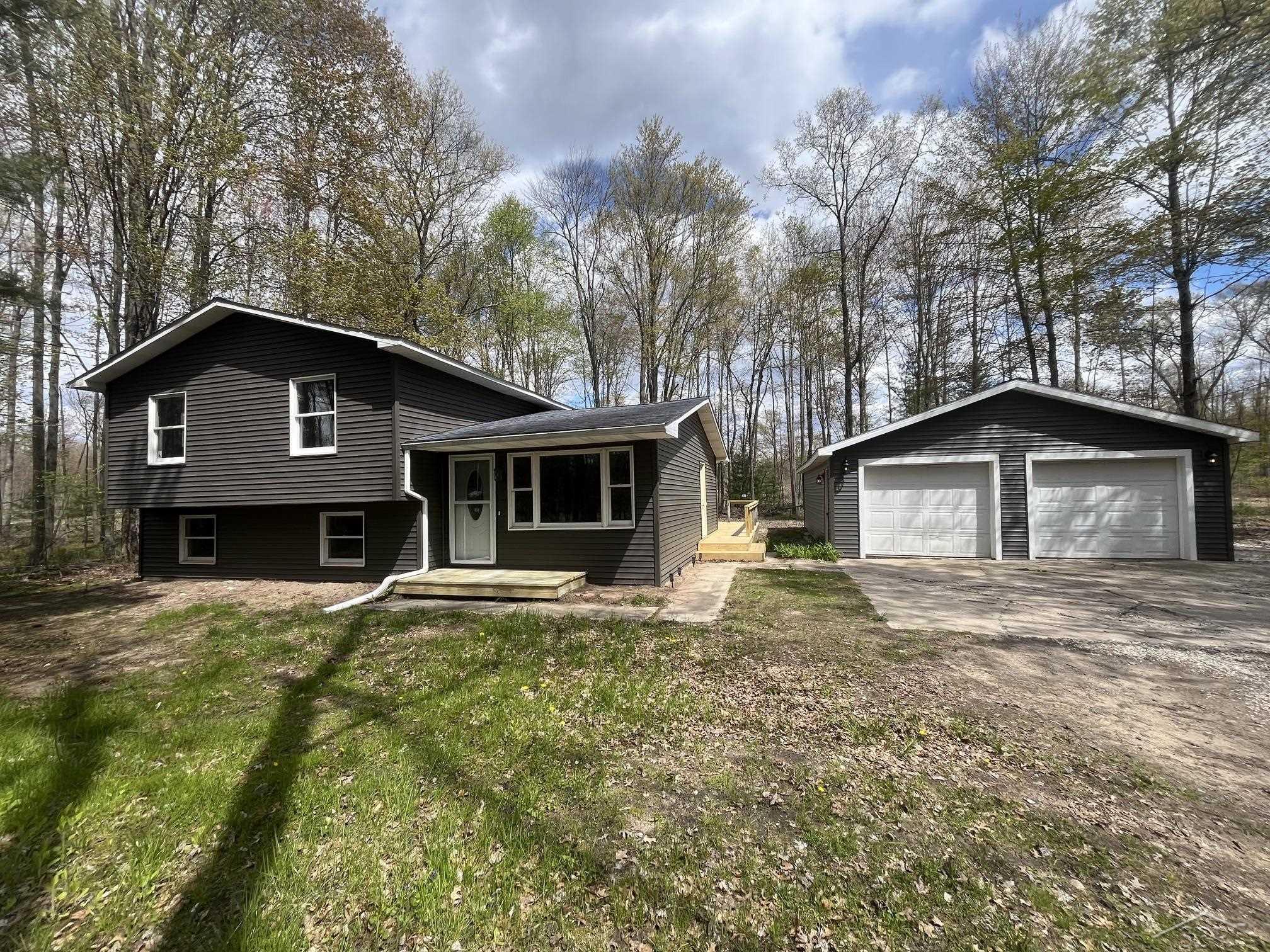219 S Nine Mile Road, Midland MI 48640 photo 1