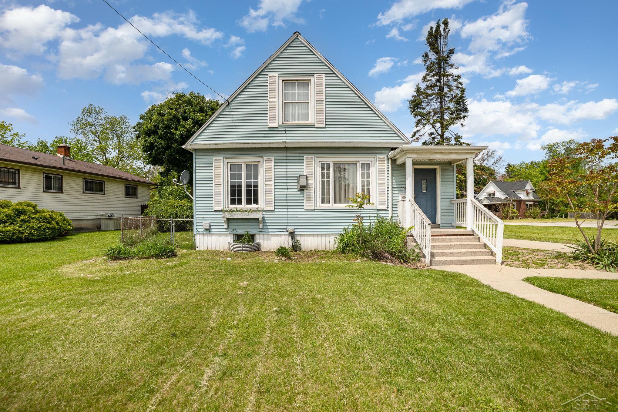 2015 S Washington Street, Saginaw MI 48601 photo 1