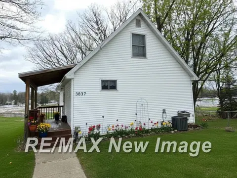 3837 S Pine Road, Beaverton MI 48612 photo 2