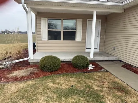 512 Willow Bend, Auburn MI 48611 photo 2